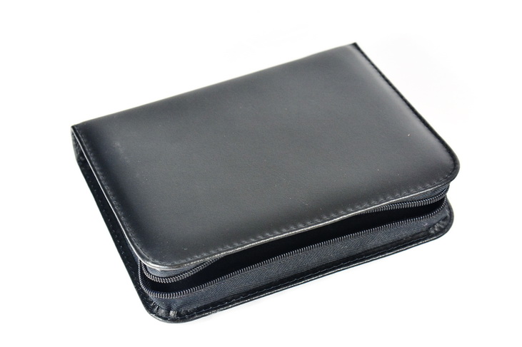 Taschenapotheke leer, Lederetui schwarz 14 Schlaufen für ätherische Öle